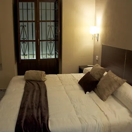 Patio De La Plateria Gasthuis