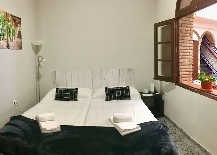 Patio De La Plateria 招待所